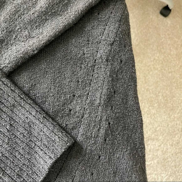 Sweater - Picture 2 of 5